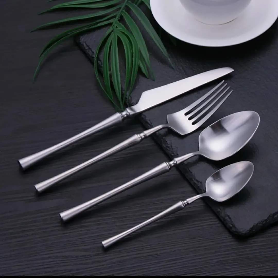 24 Piece Stainless Steel Dining Cutlery Set