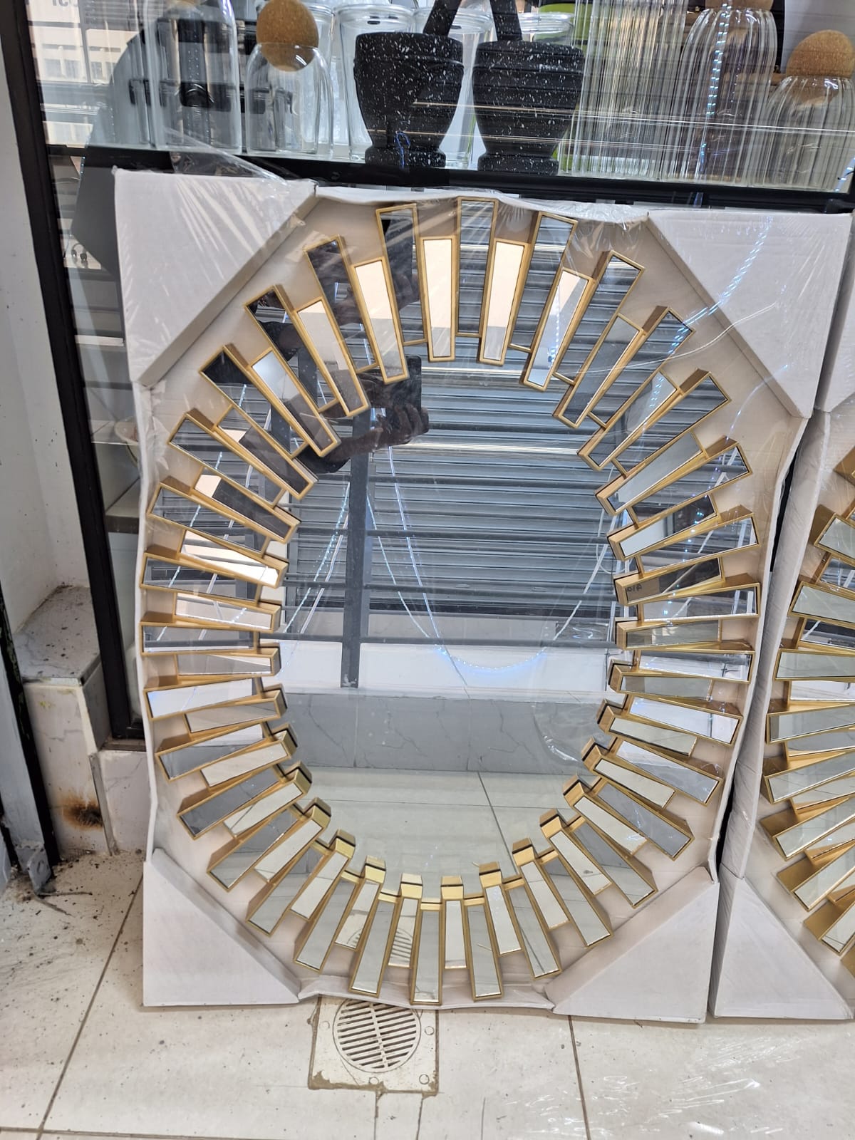 Oval Sunburst Wall Décor Mirror