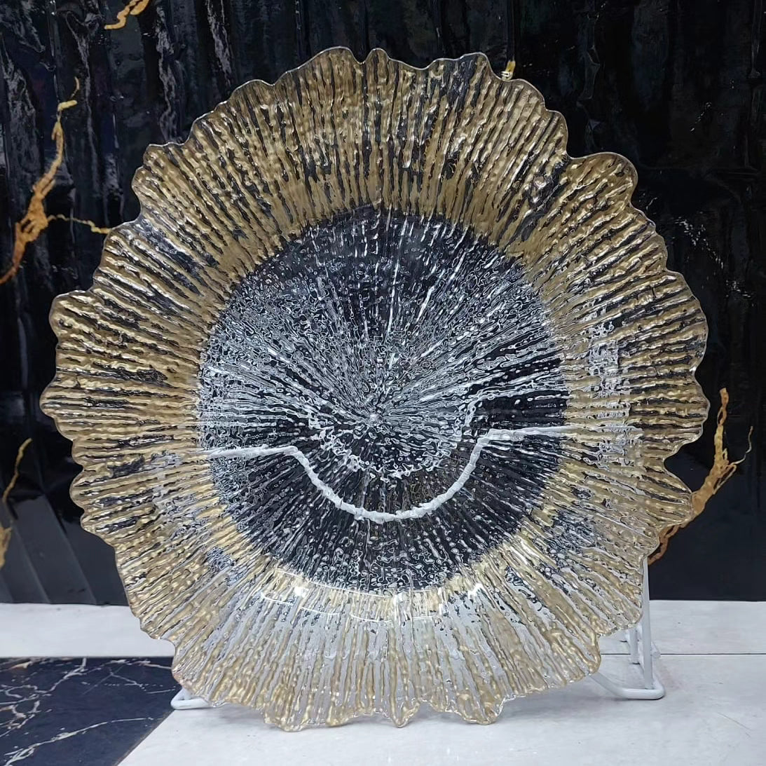 Acrylic Charger Plates for Fine Dining