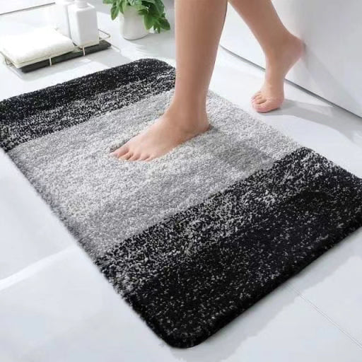 Fluffy bathrom mat