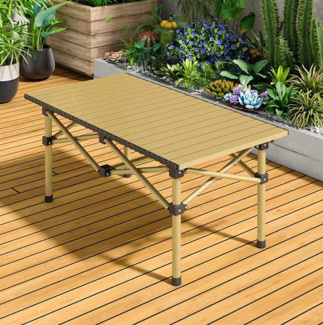 Foldable camping table
