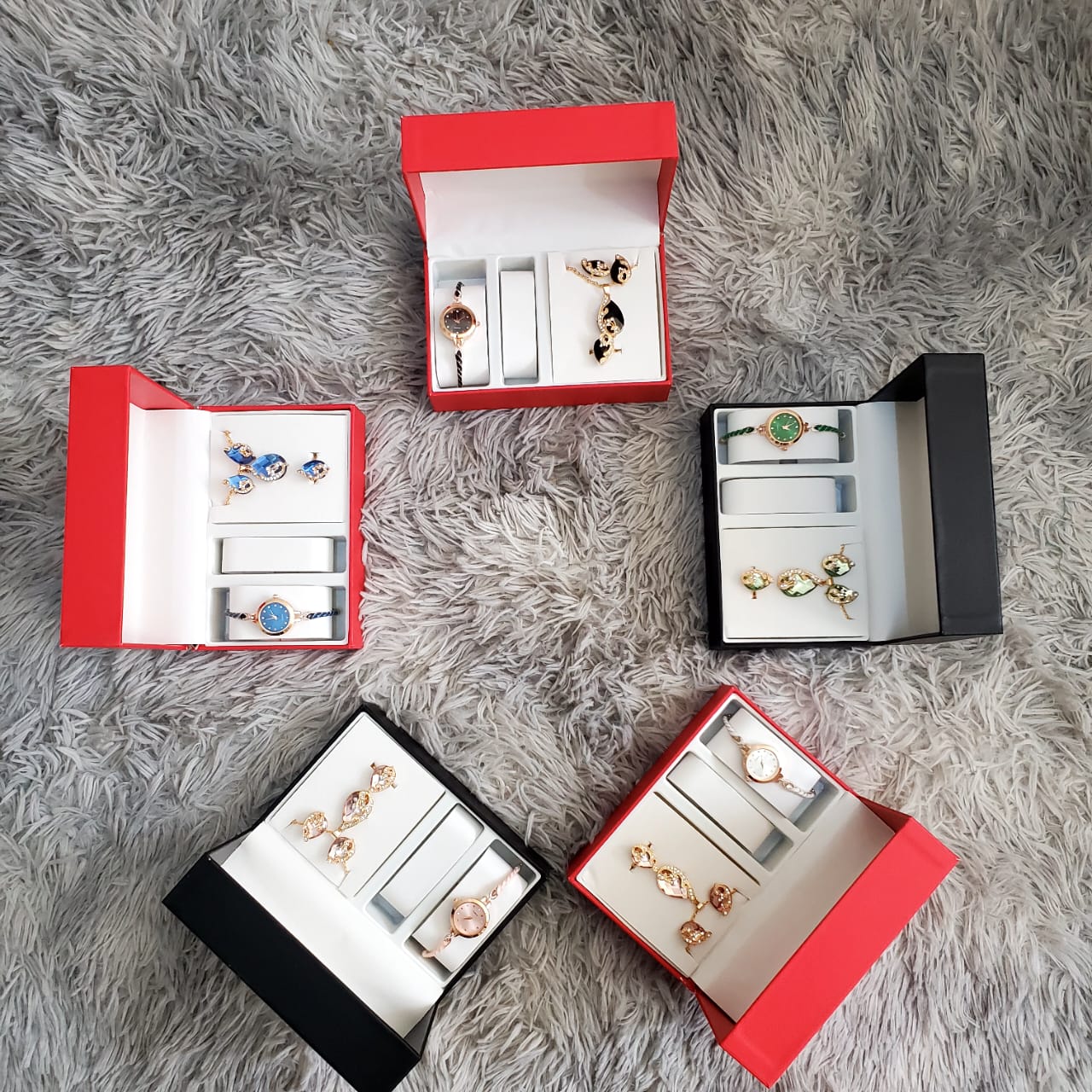 4-Piece Elegant Ladies Crystal Jewelry Gift Set