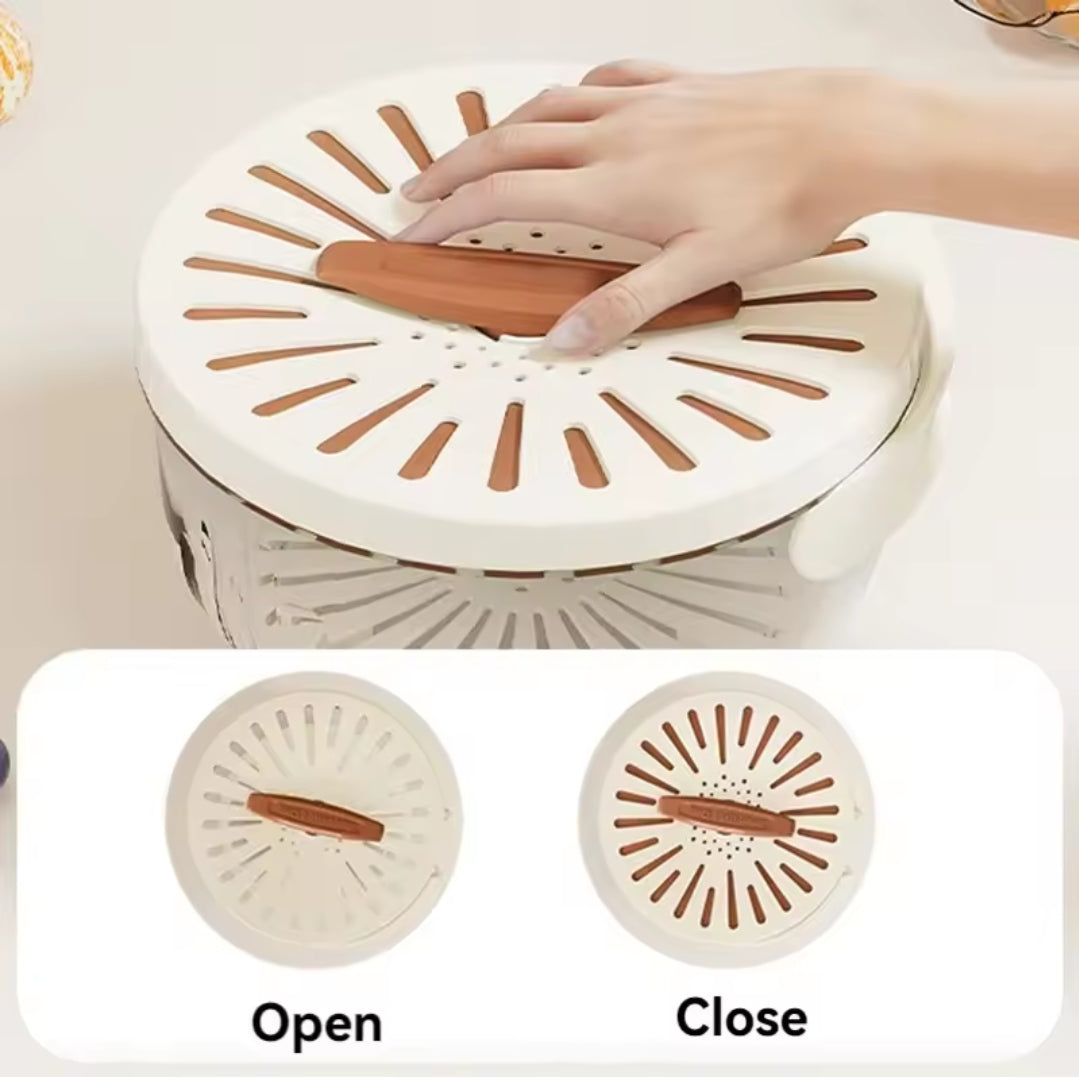 Food drainer with foldable handle