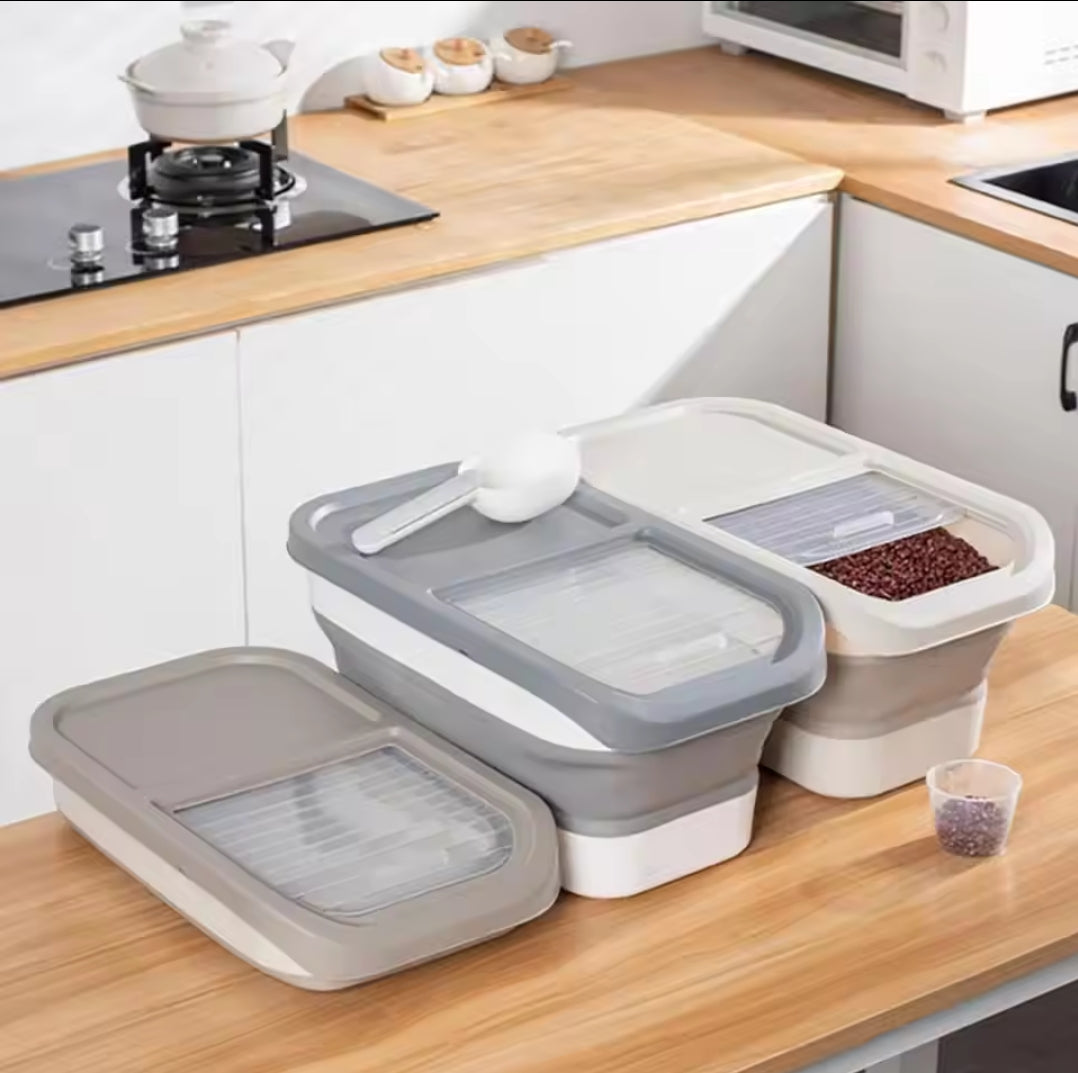 Collapsible Space Saving Pet Food Storage Container with Scoop and Airtight Lid