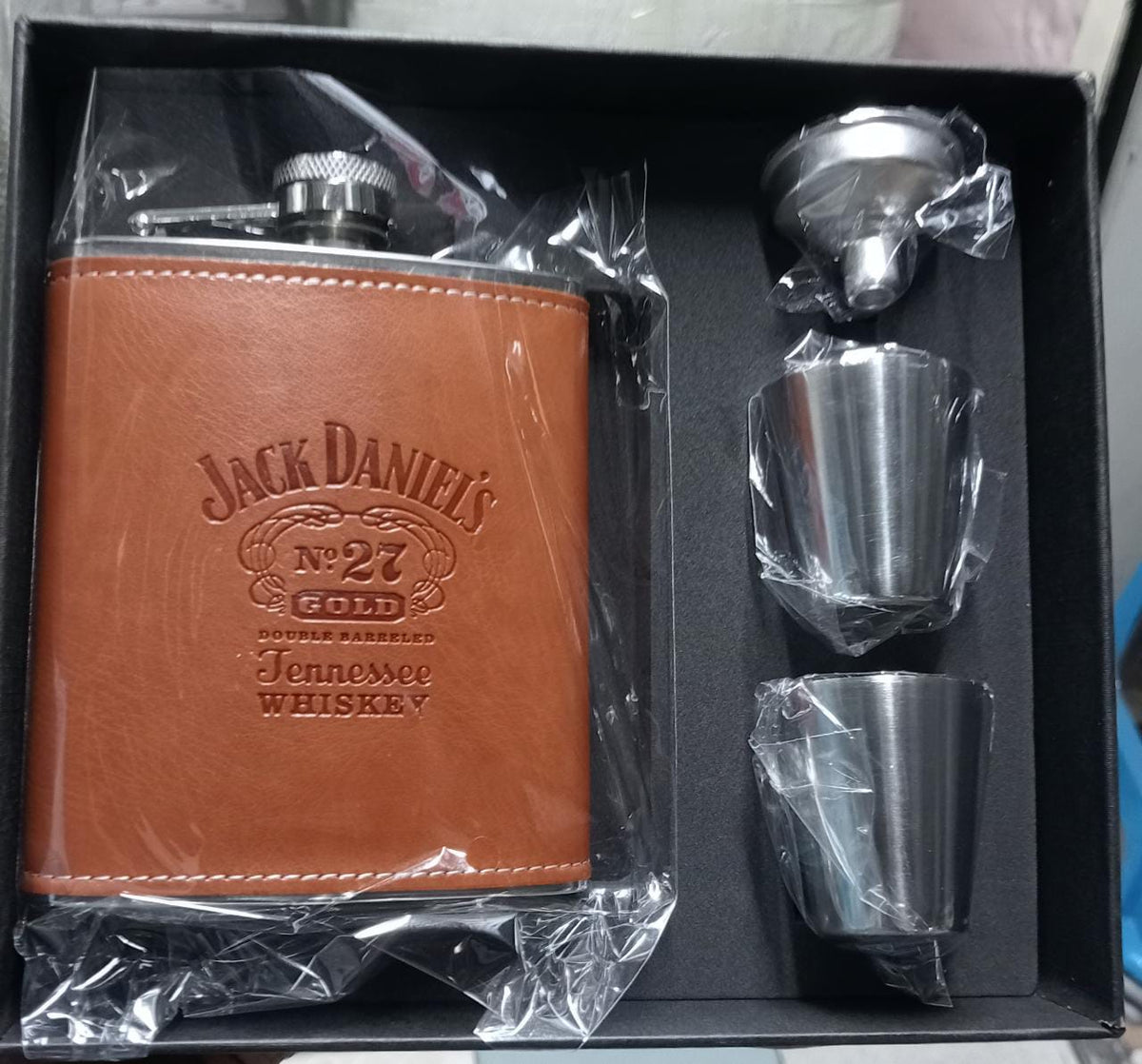 Whiskey flask with tot gift set