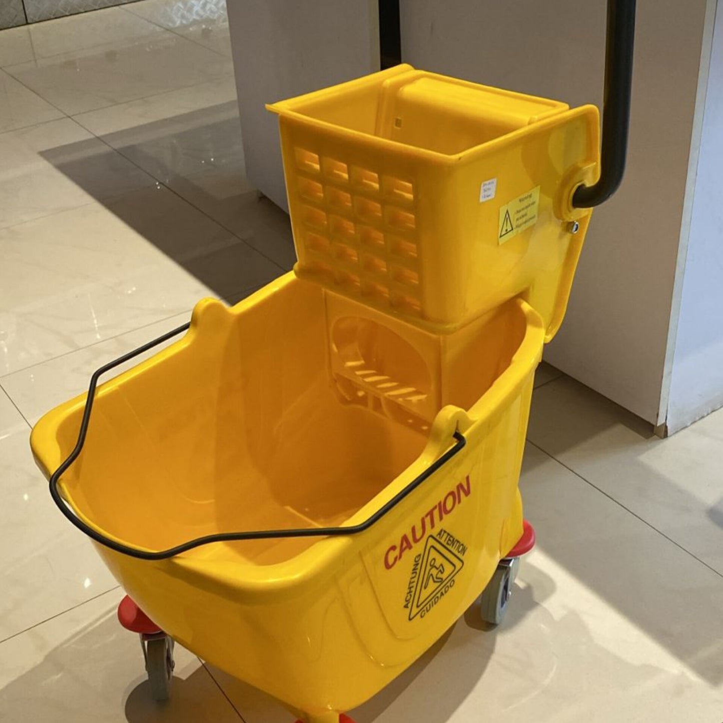 36L commercial mop bucket with wheels
