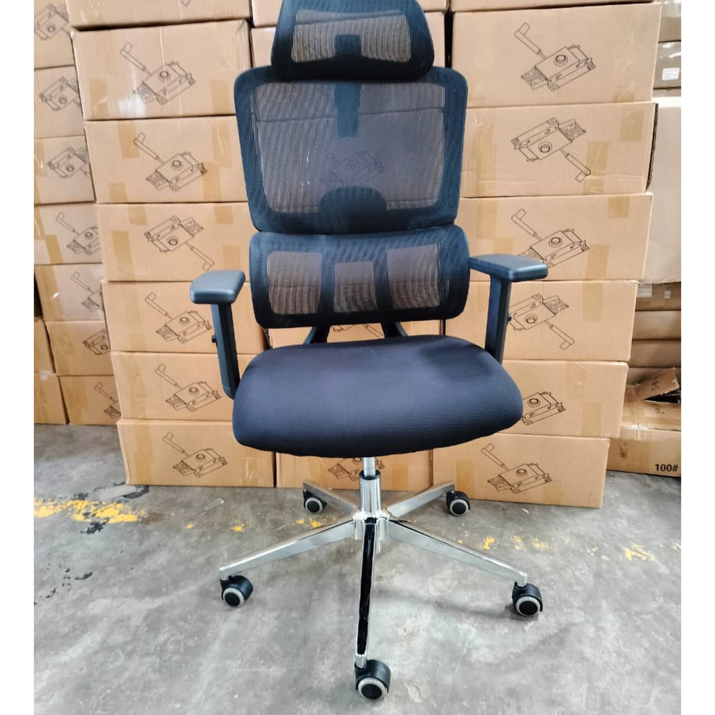 Deluxe Ergonomic High-Back Mesh Office Chair with Lumbar and Headrest Support