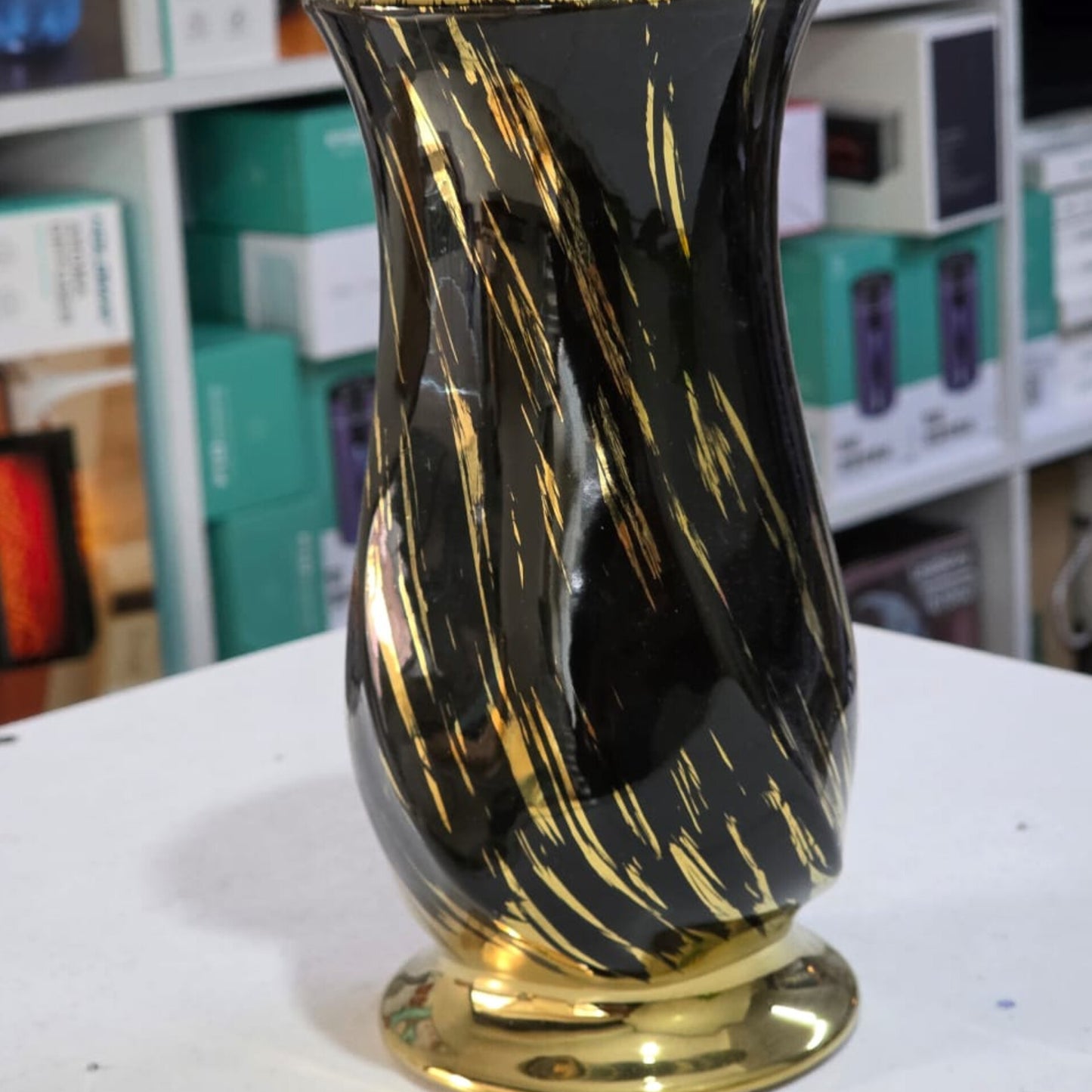 BLACK & GOLD SWIRL MARBLE EFFECT VASE