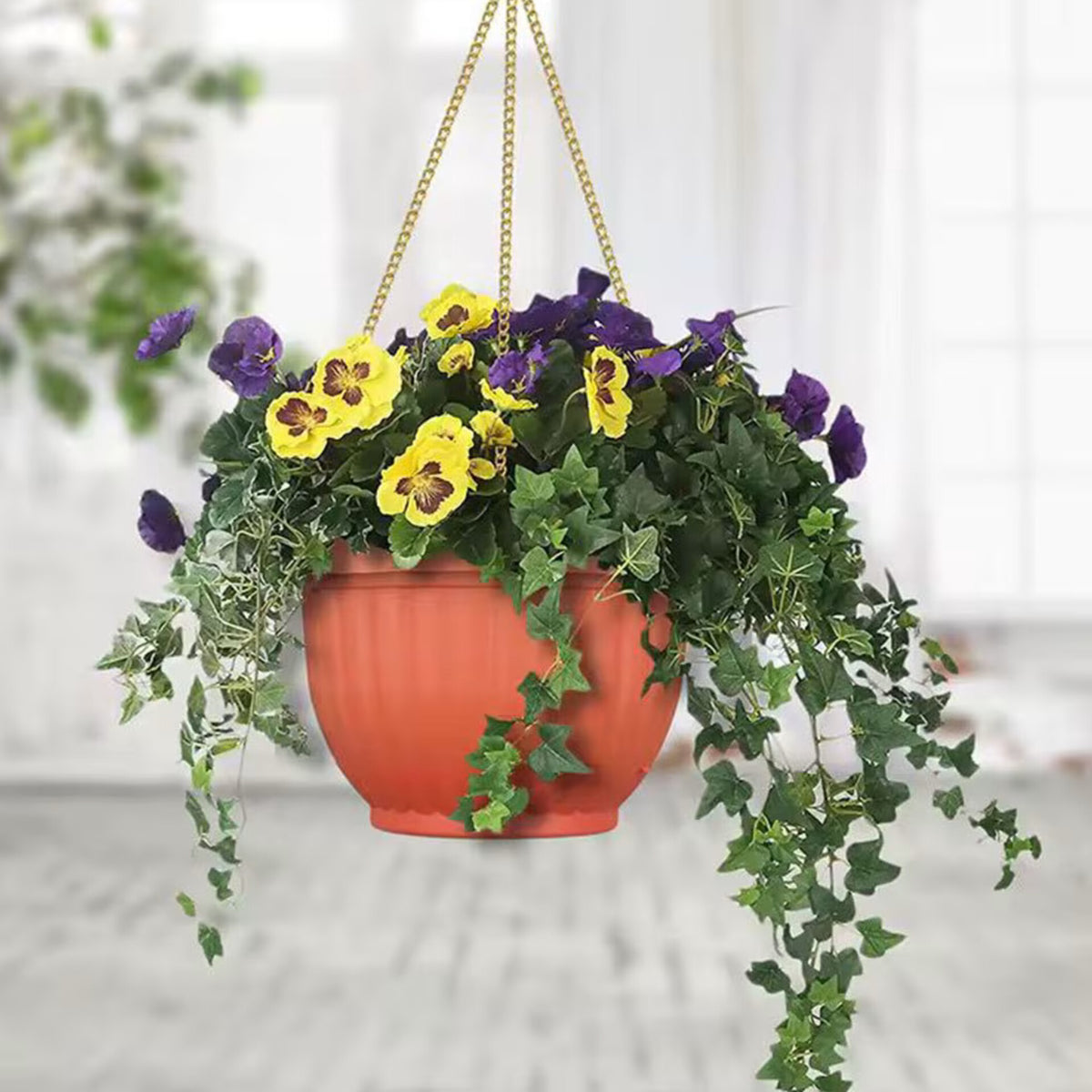 Hanging Planter with Metallic Chain System
