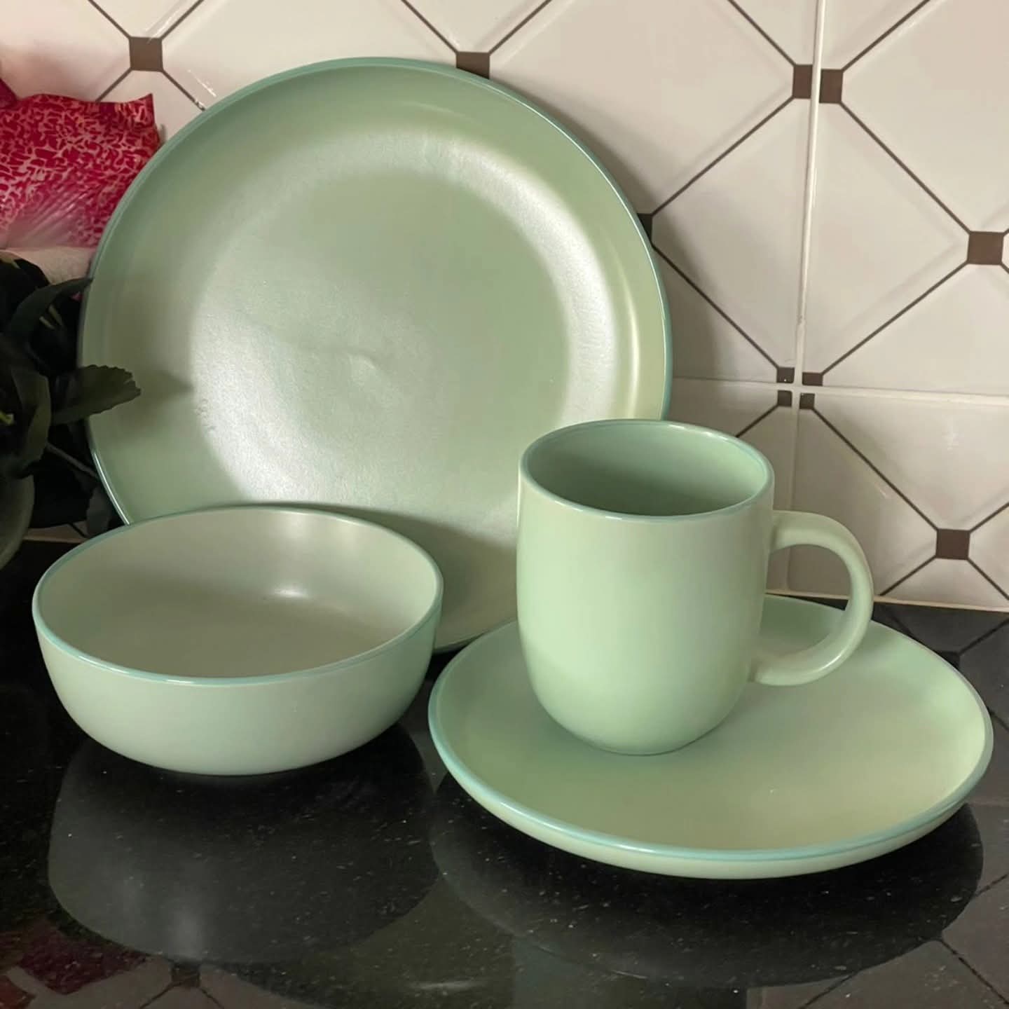 24 Piece Mint Green Ceramic Dinner Set