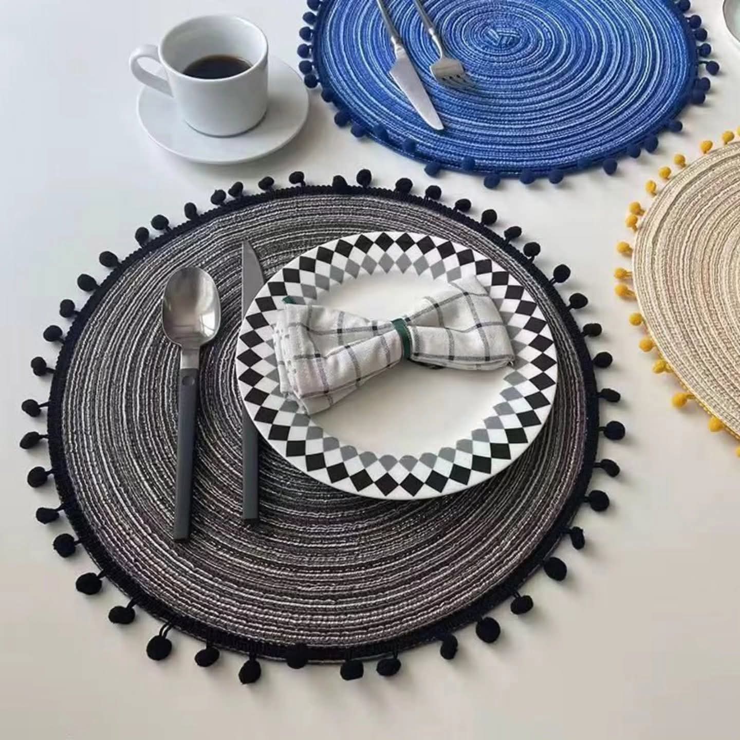 6Pc Round Woven Placemats