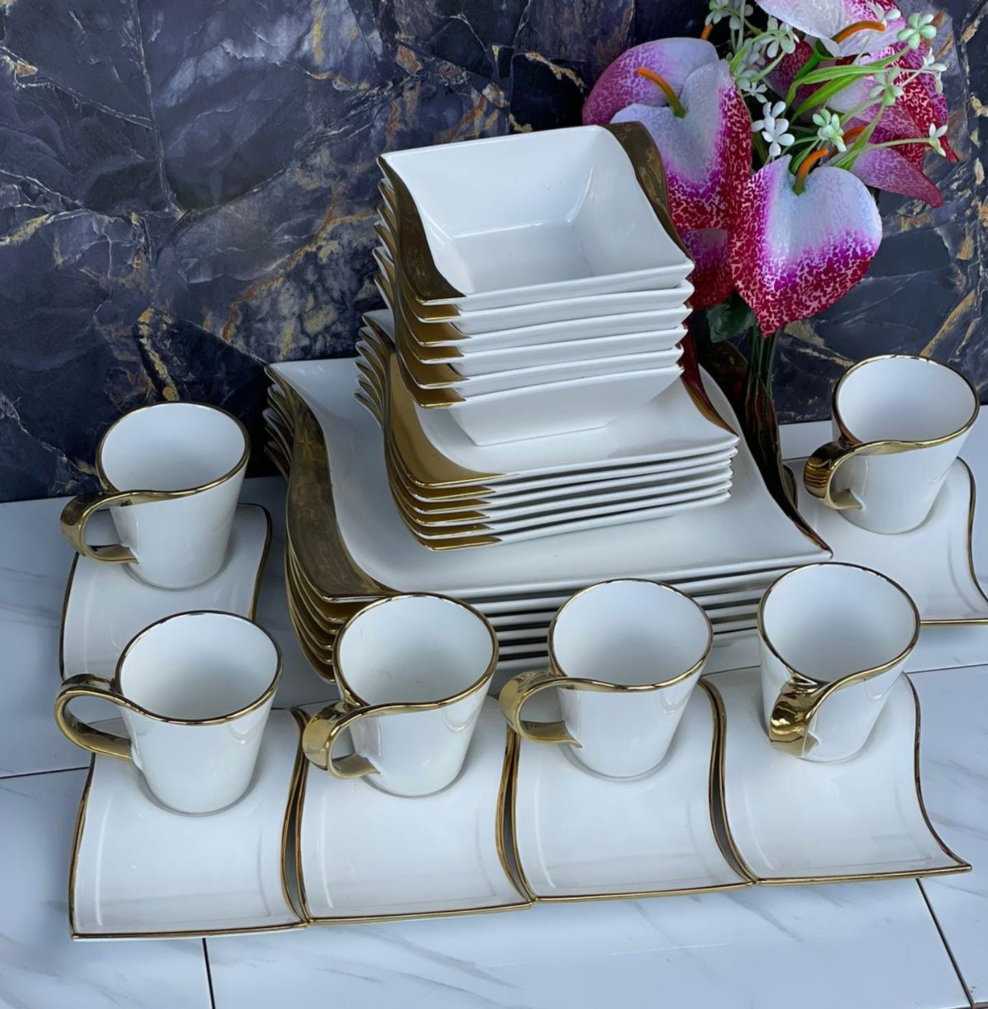30Pc wavy gold dinner set
