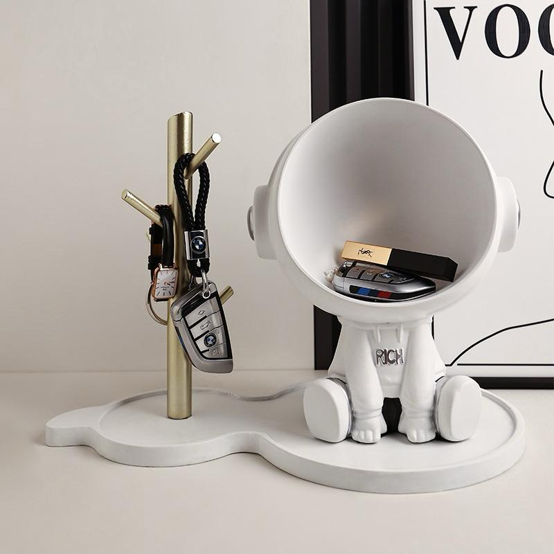 Storage Astronaut