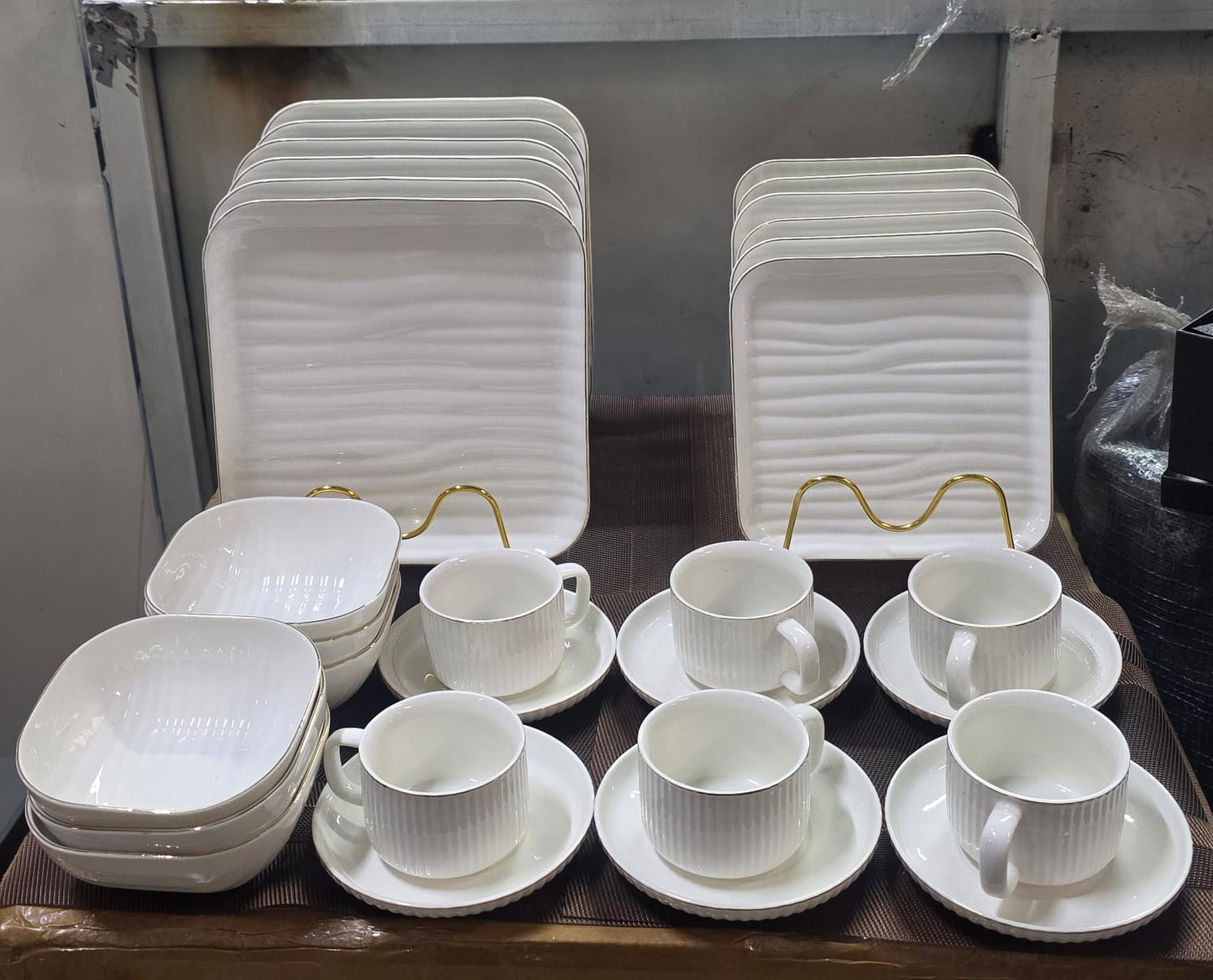 30pc Wavy Ceramic Dinner Set