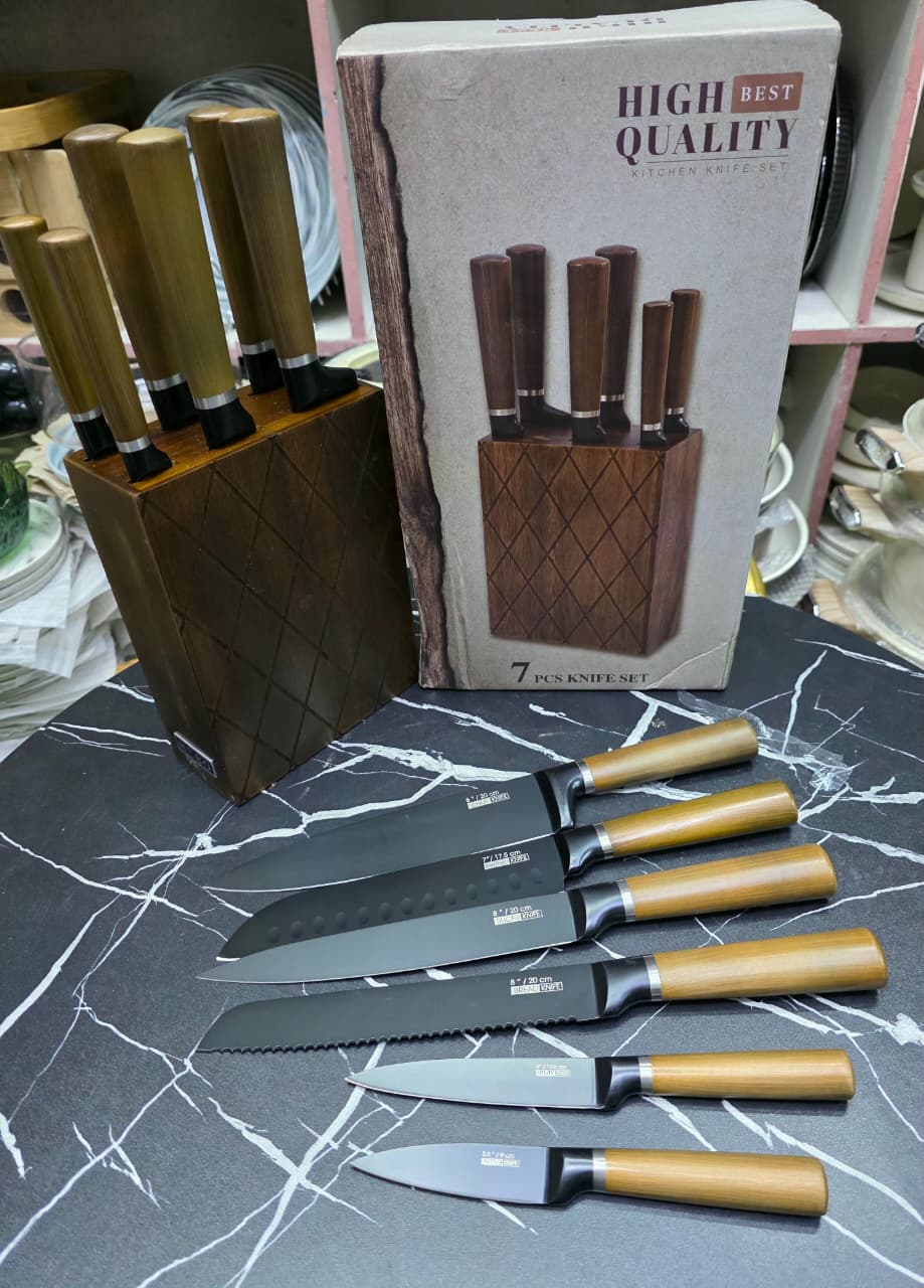 7 Pc kitchen knife set with wooden holder