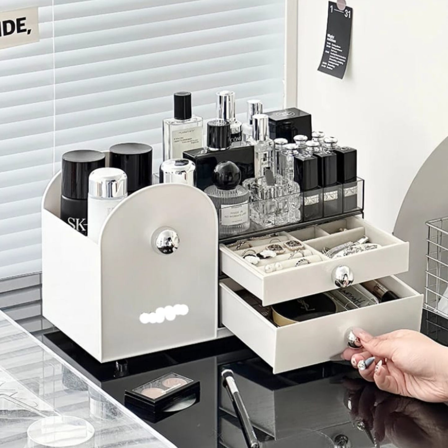 Stylish Large Capacity Make-up Organizer