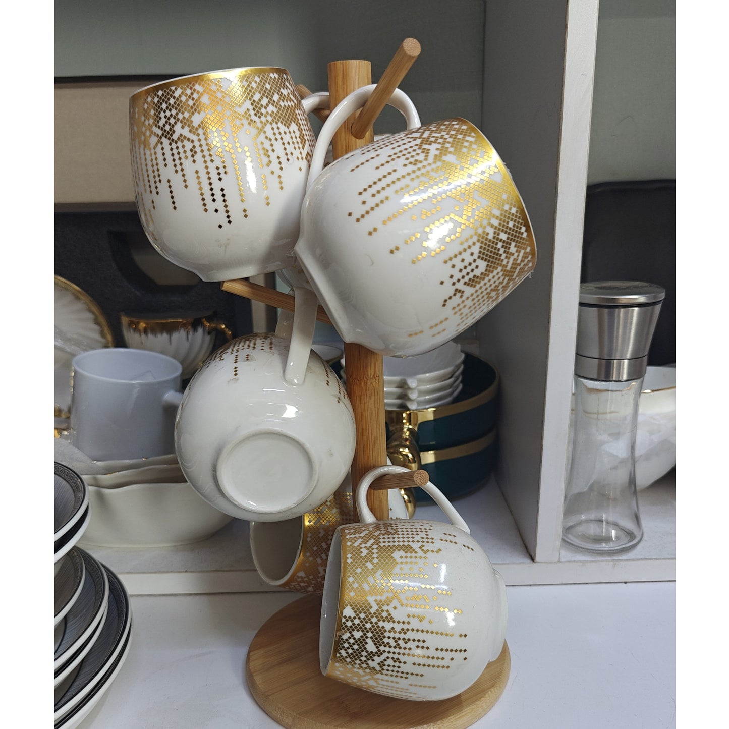 6Pc Golden tea mugs and stand