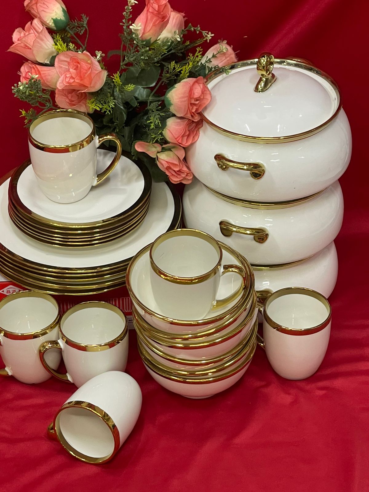 36Pc gold rimmed ceramic dinner serving set