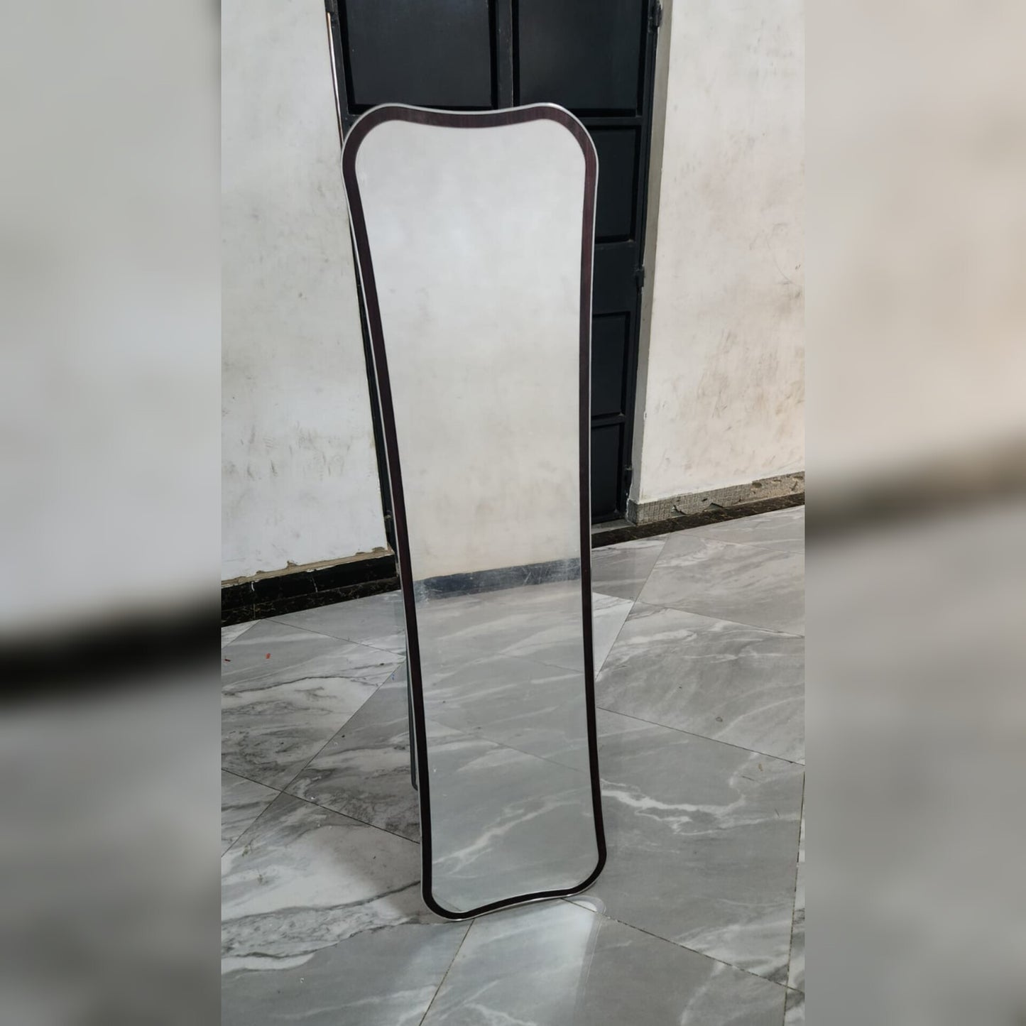 Unbreakable dressing mirror