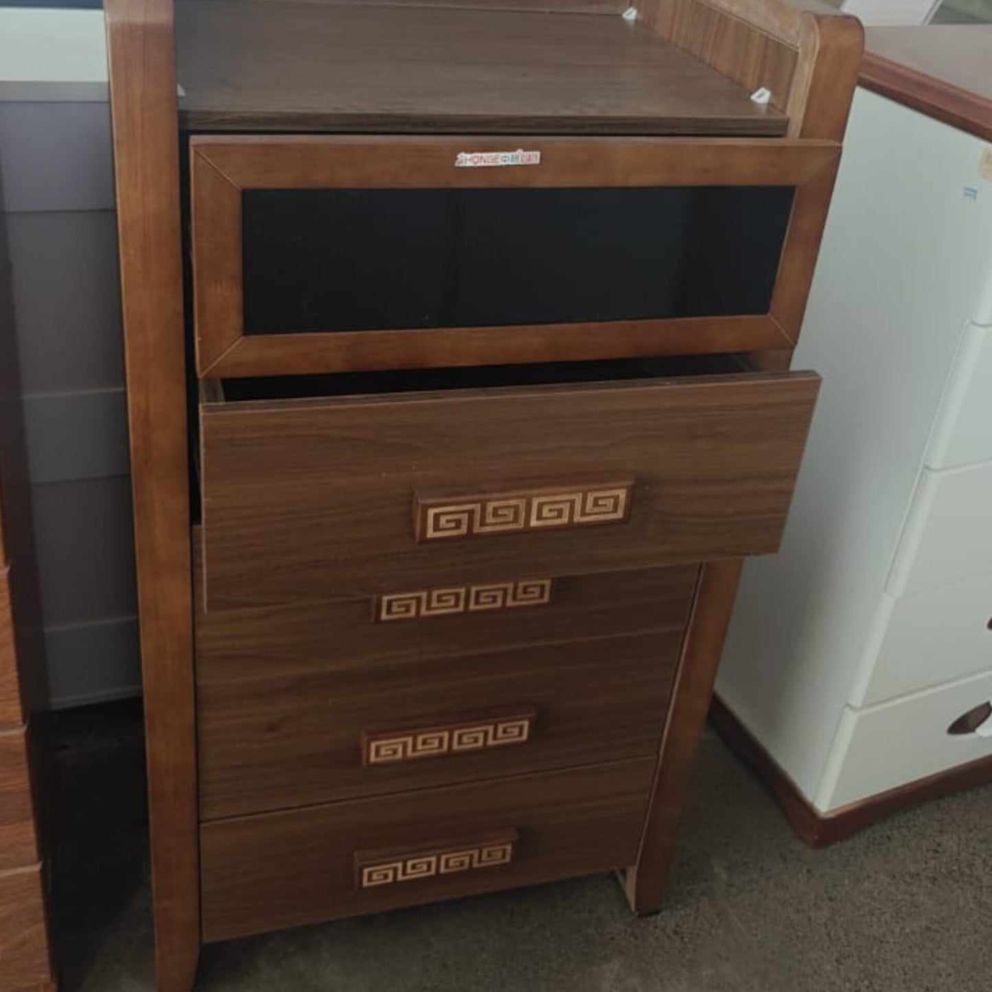 Wooden chest of drawers