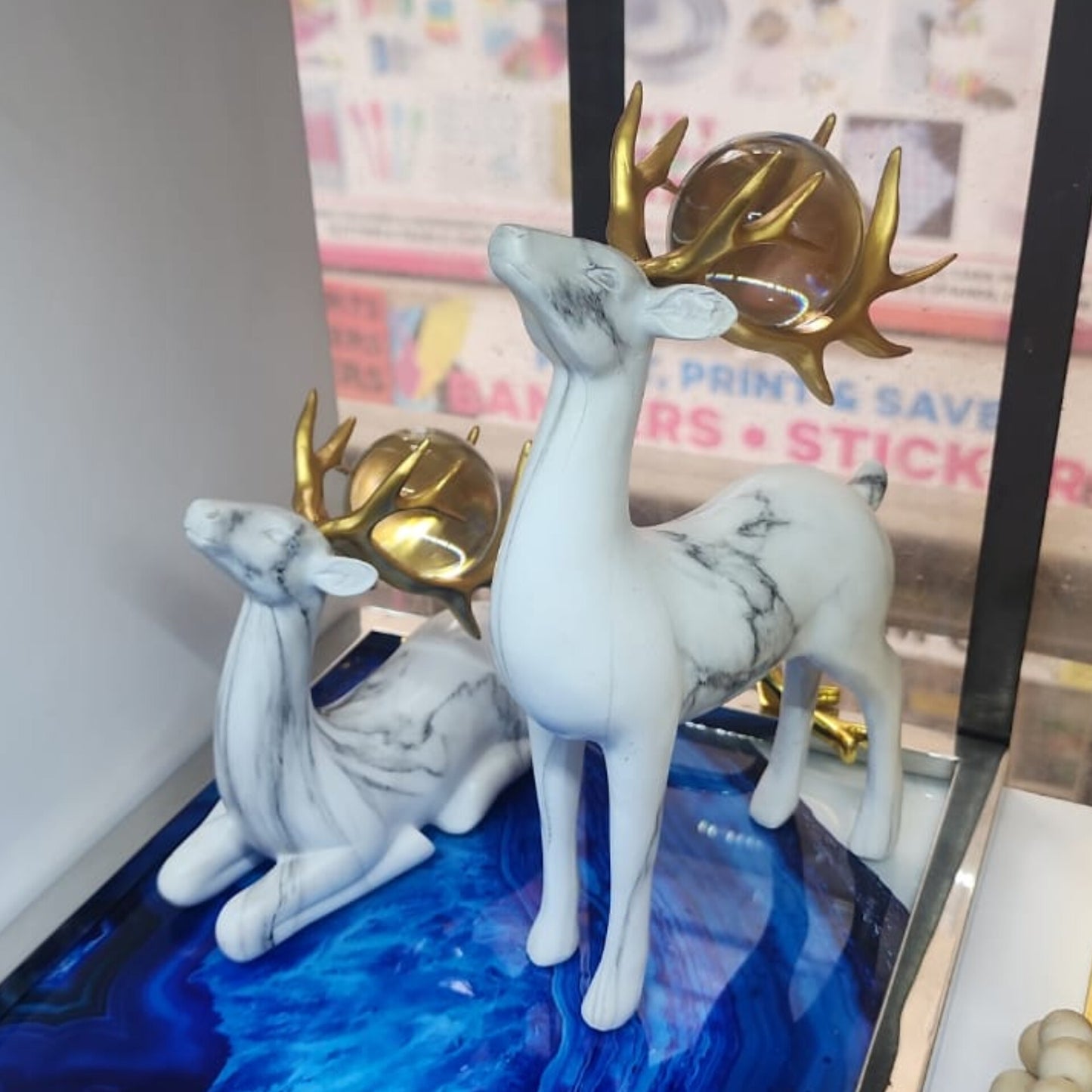 2 Marble Christmas Deer Decors