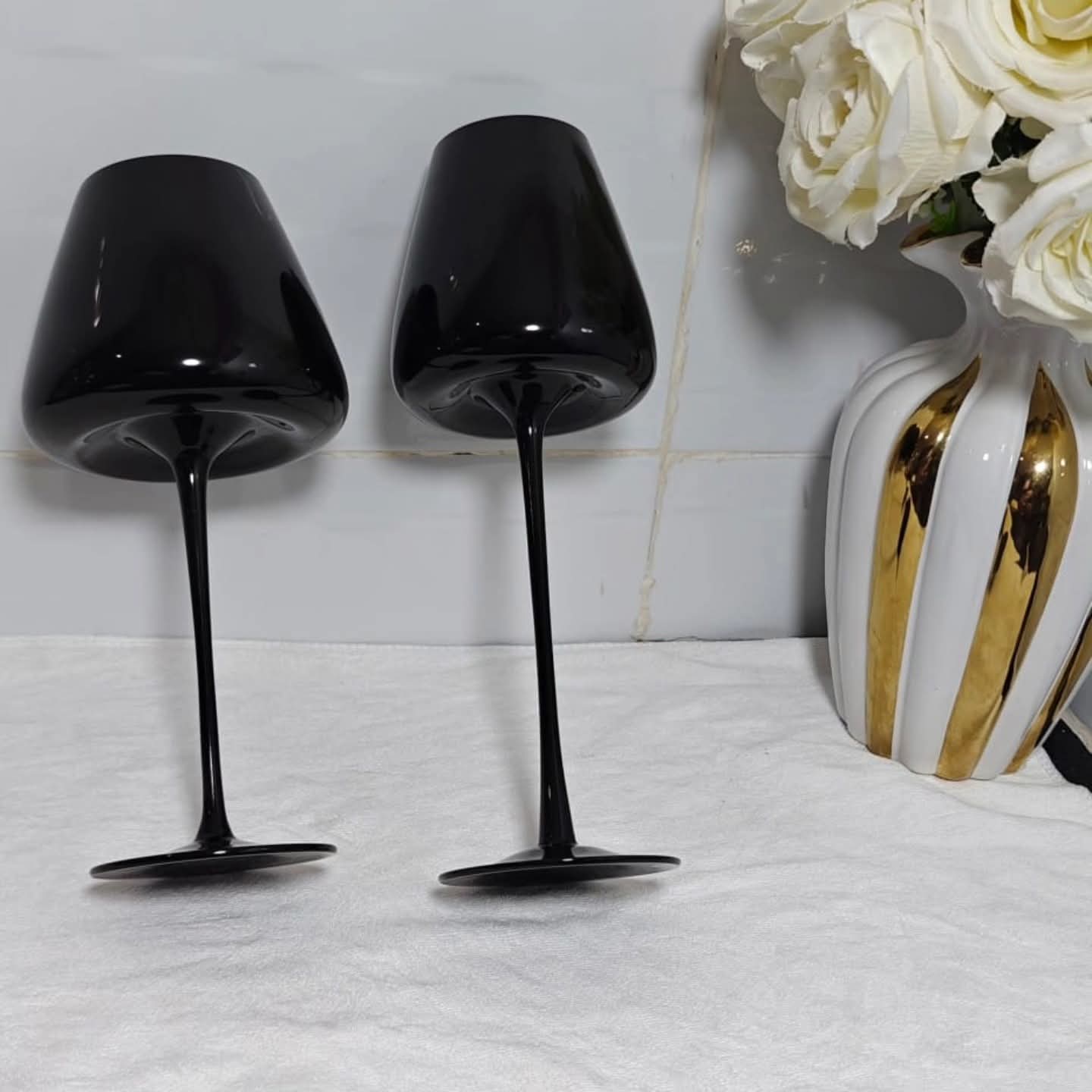 2pcs long stem black wine glasses