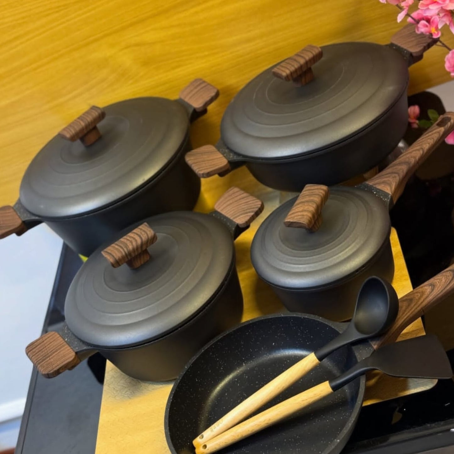 15pcs Cookware Pot and Pan Set with Aluminium Lids