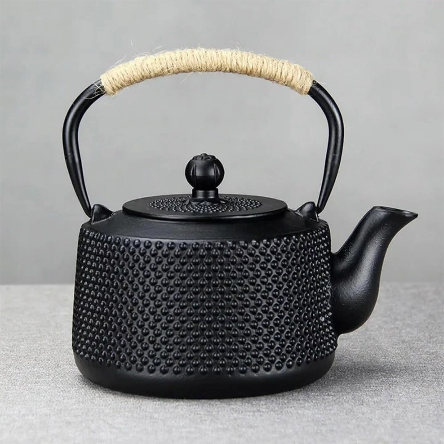 2.5L Cast Iron Teapot with Infuser Strainer