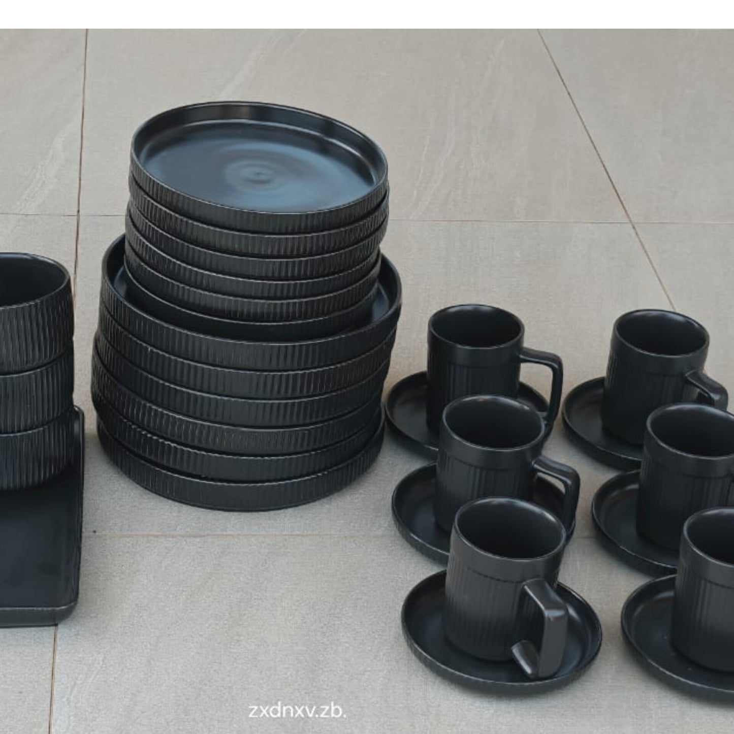 32 Piece Matte Dinner Set with Smooth Finish