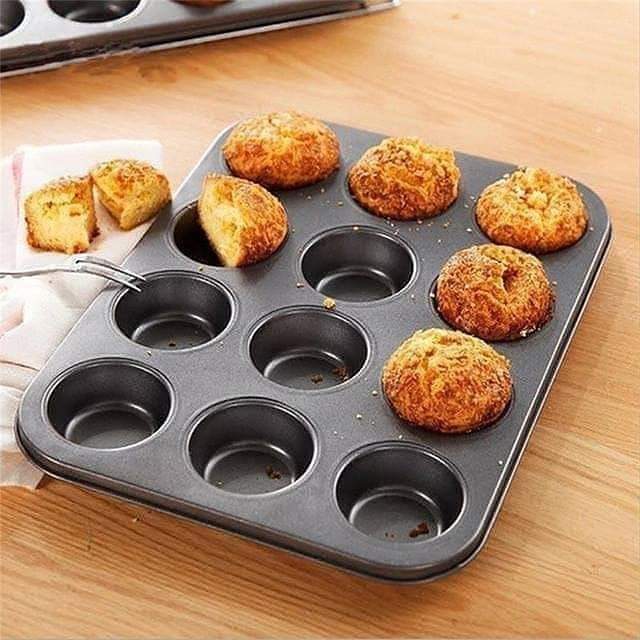 12 slot cupcake baking tin