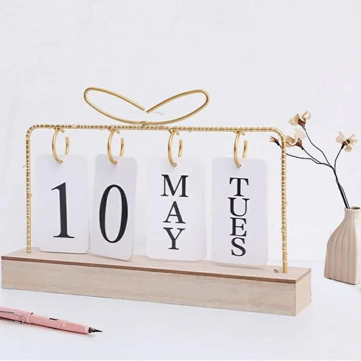 Decorative perpetual reusable led calendar