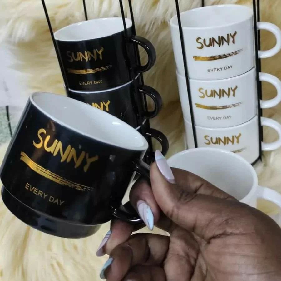 4 Mugs and Cup Holder Set