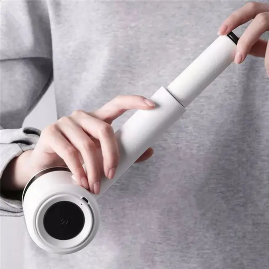 Rechargeable lint remover with roller