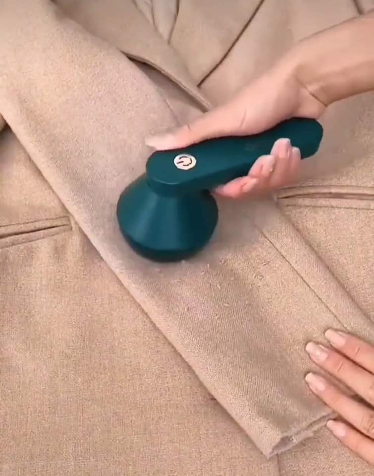 Rechargeable lint remover