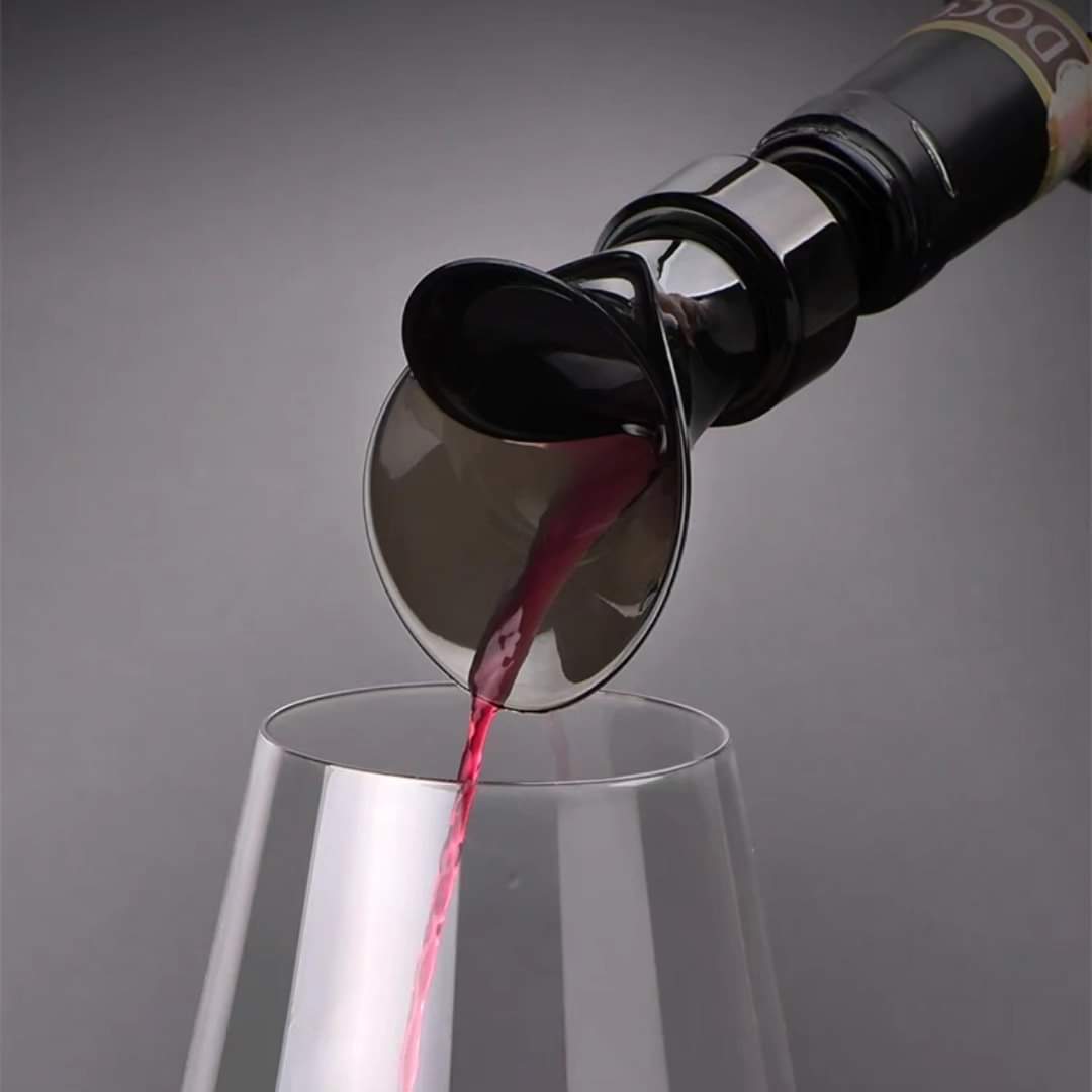 Wine aerator stopper pourer