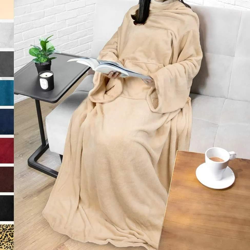 Wearable fleece blanket with sleeves and pockets