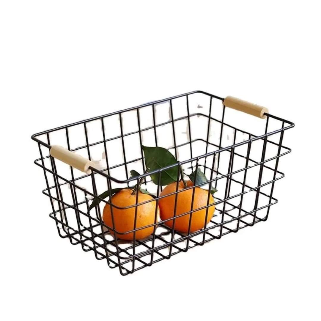 Mesh basket with bamboo handles