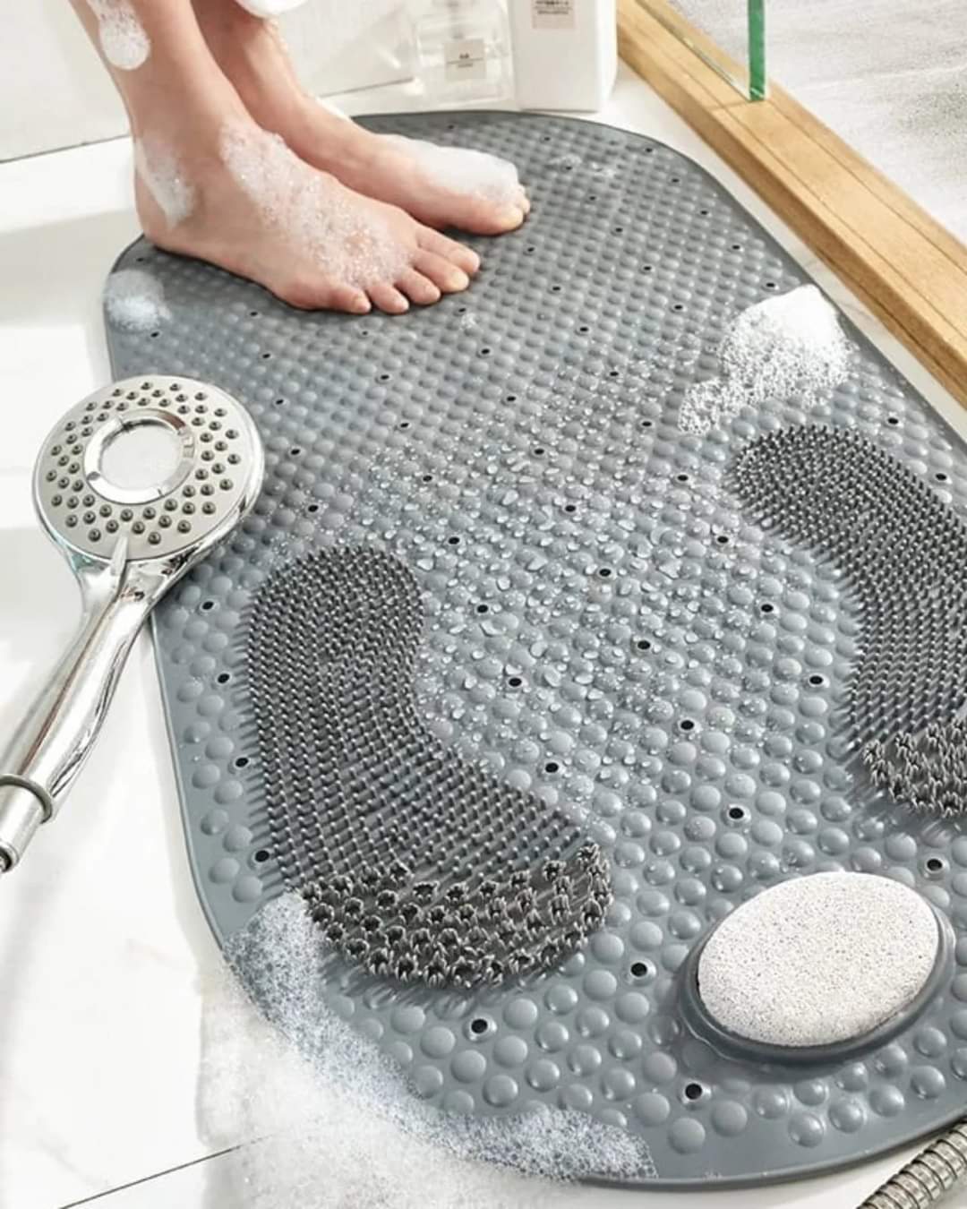 Antislip bathroom  with grind stone