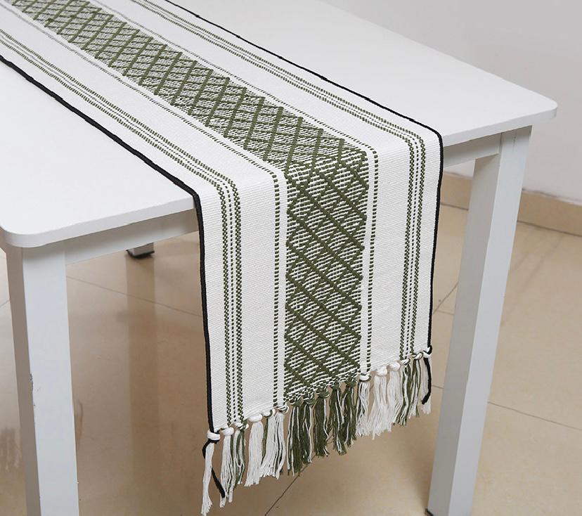 Quality table runner