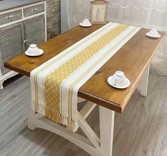 Quality table runner