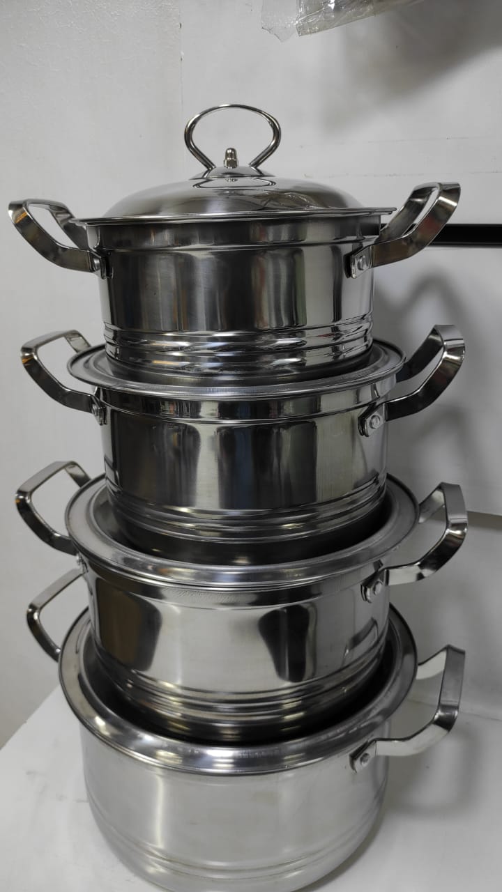 Stainless steel cookware set