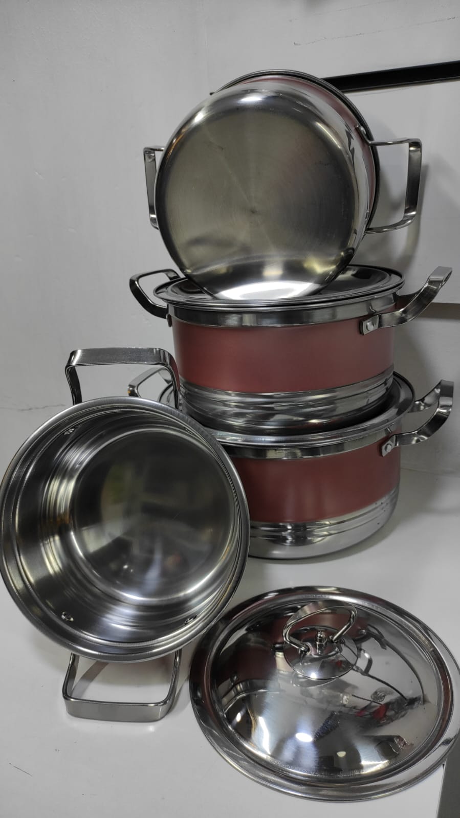 Stainless steel cookware set