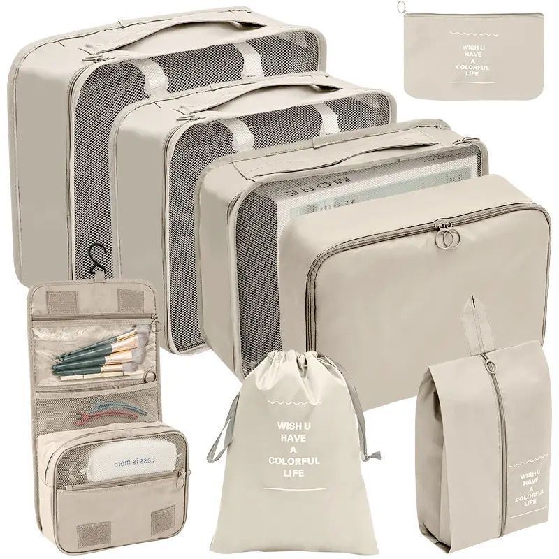 8 Travel cubes with toiletry case