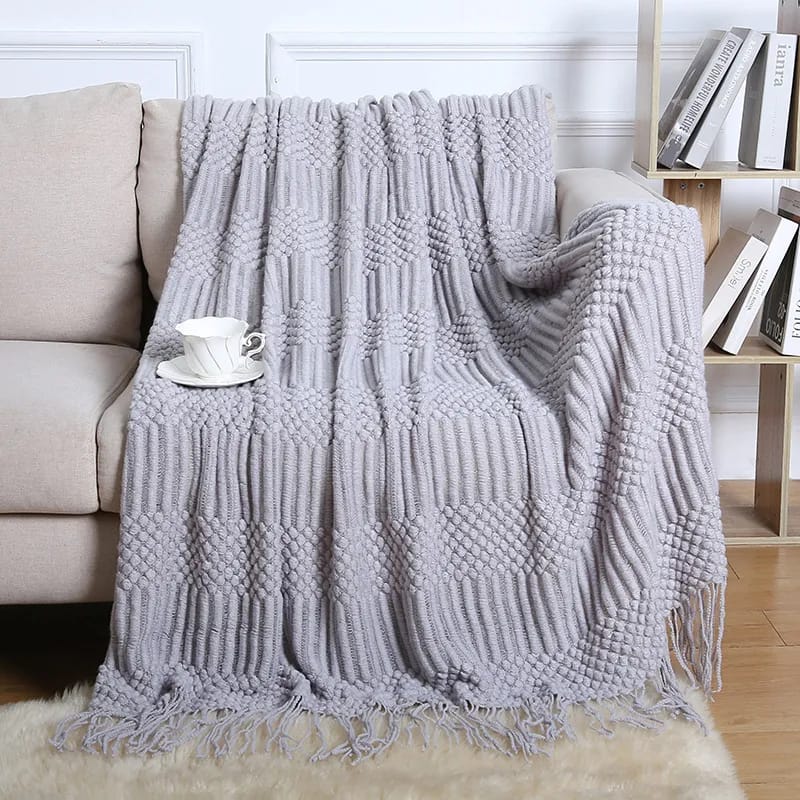 Knitted throw blanket