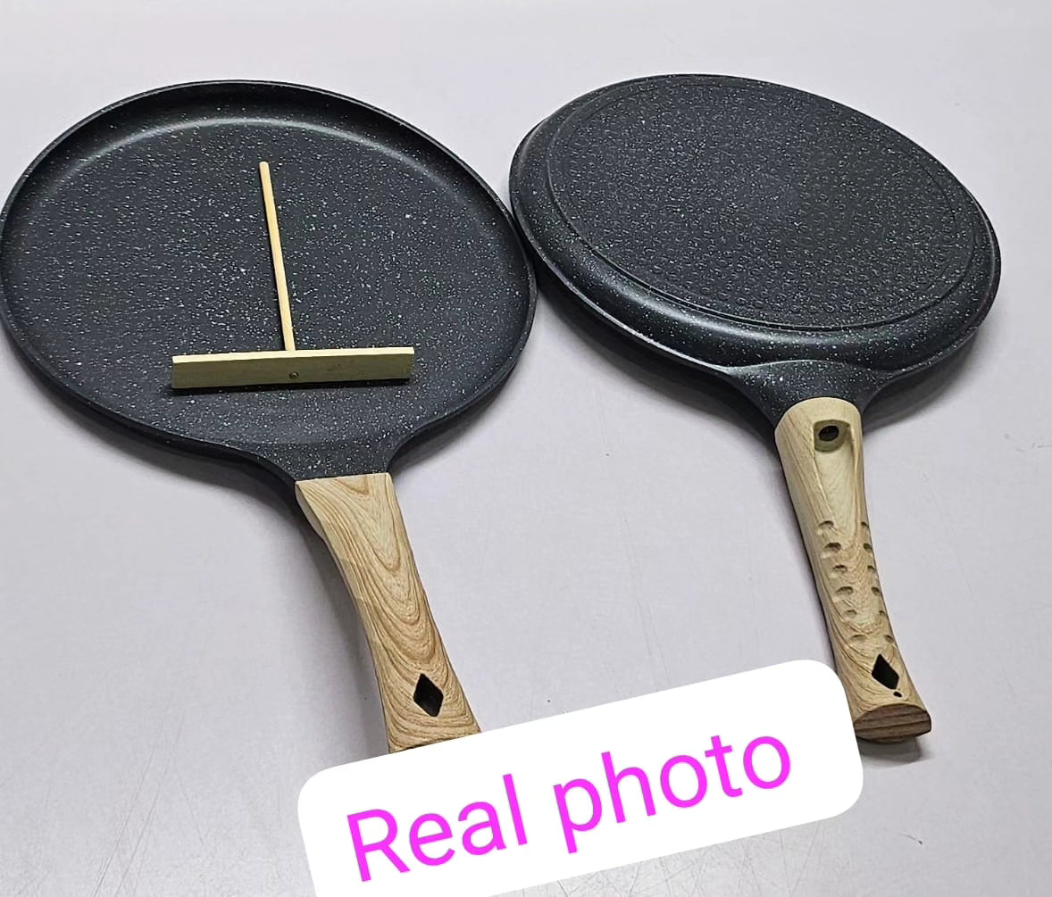 Chapati crepe pan with bamboo spreader