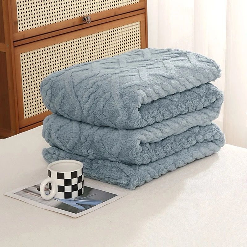 6*7 Solid Flannel Embossed Blanket