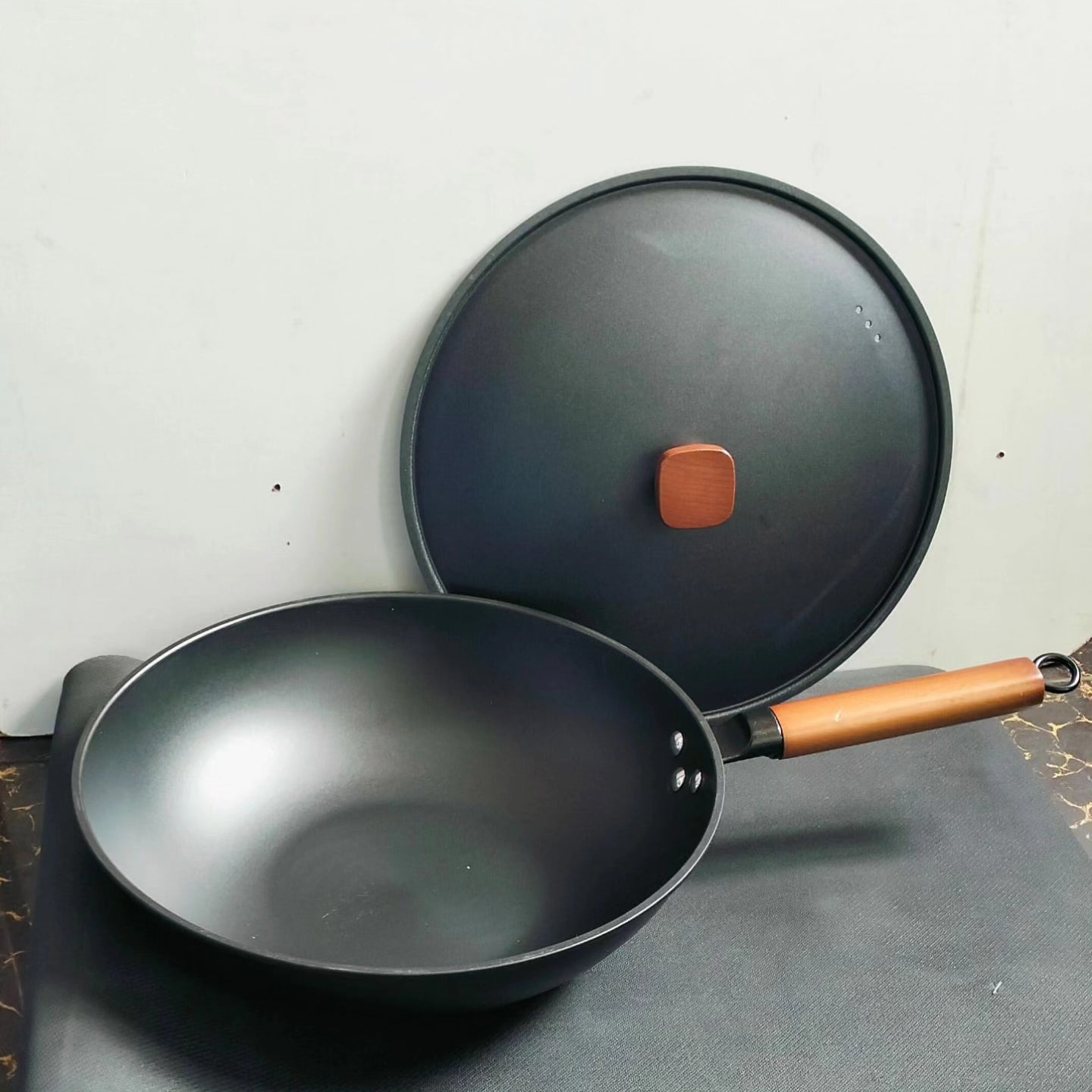 Wok Pan with Lid