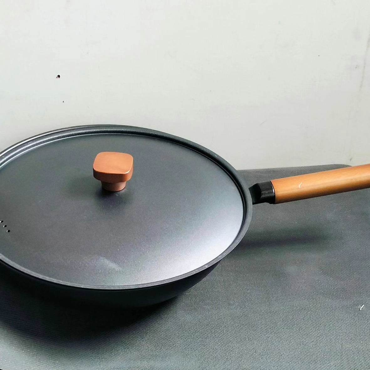 Wok Pan with Lid