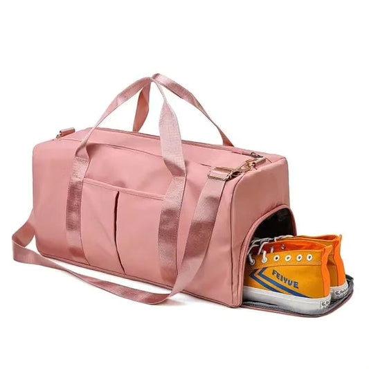 Gym travel bag with shoe compartment