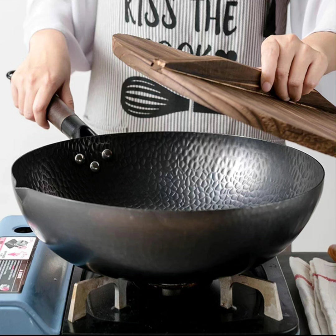 32cm Uncoated Non -Stick Pan Wok with Wooden Lid and Handle